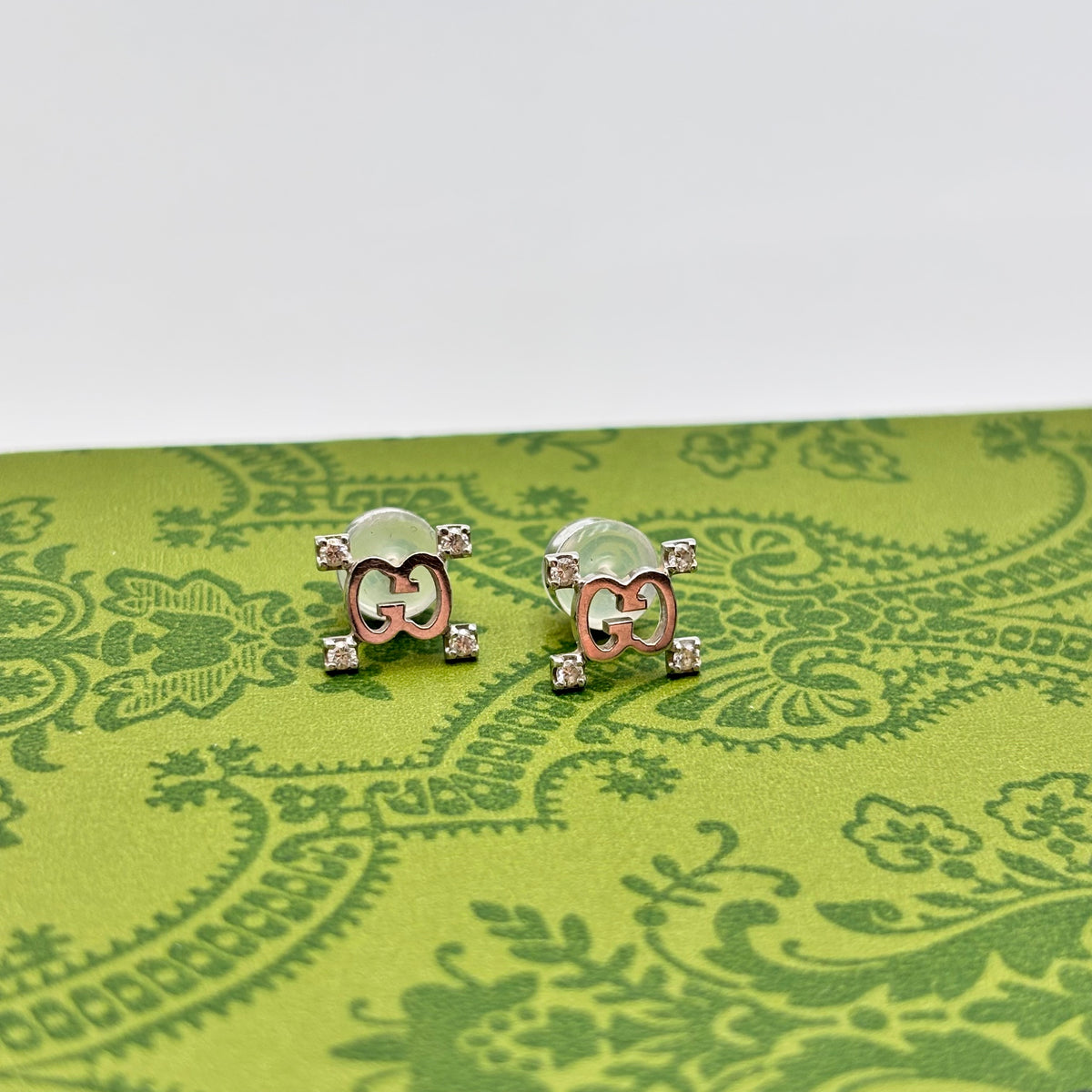 Gucci Interlocking G White Gold Diamond Stud Earrings