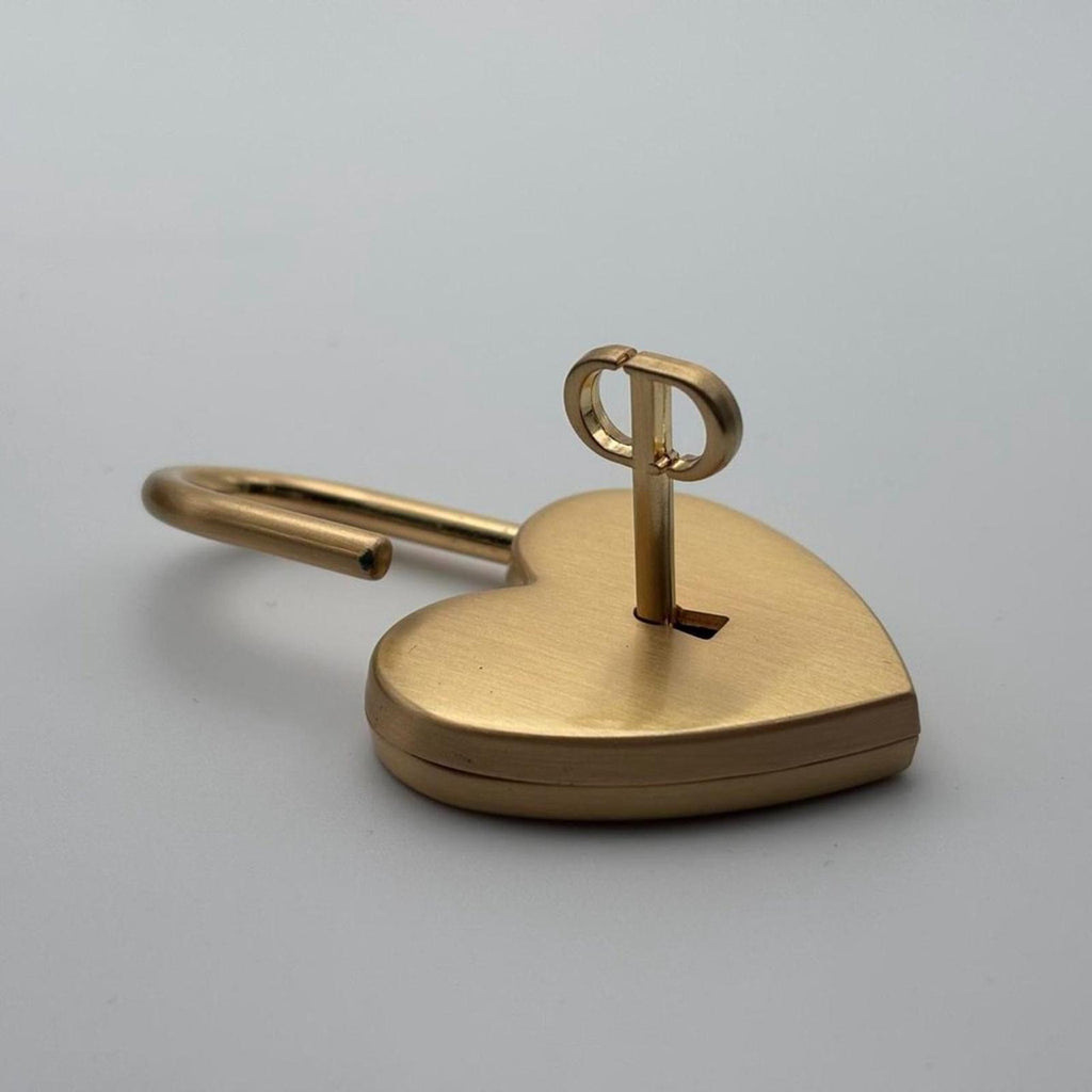 CHRISTIAN DIOR HEART PADLOCK WITH KEY — GOLD-TONE