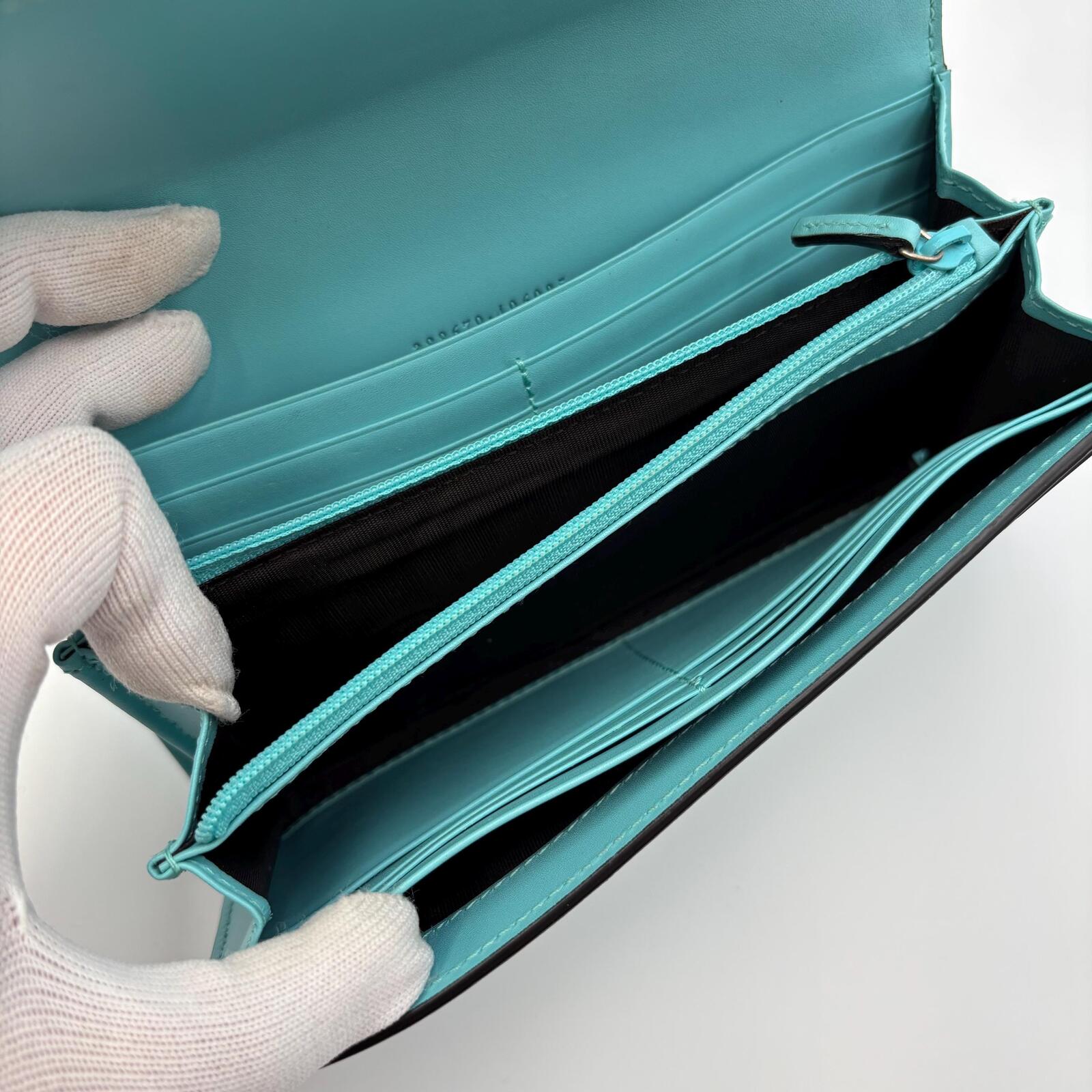 Gucci GG Embossed Continental Wallet – Turquoise