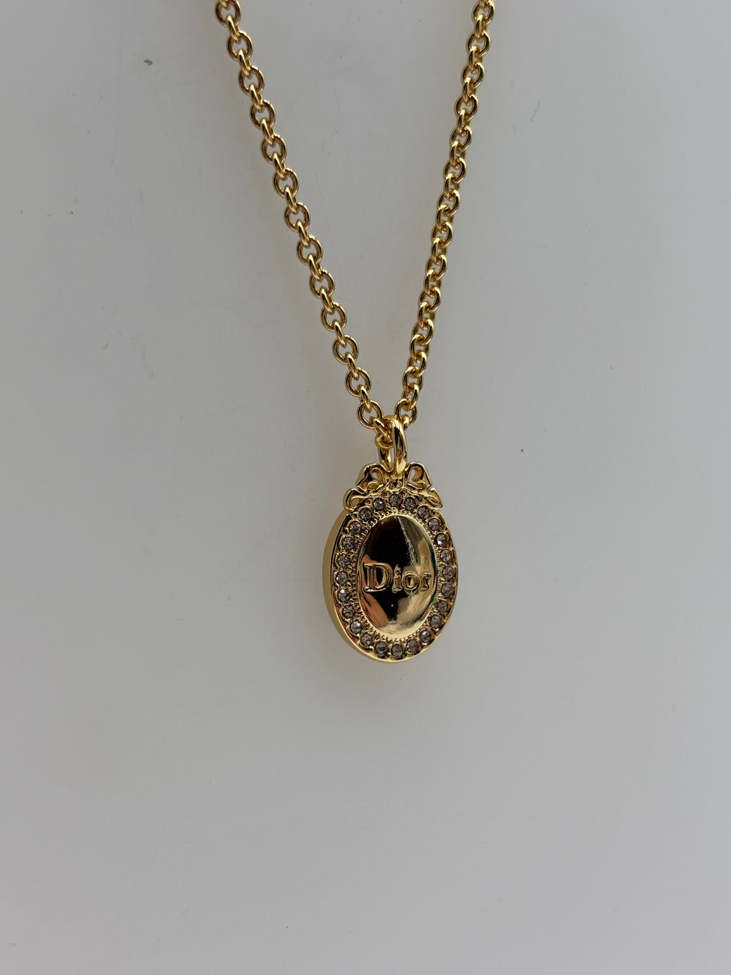 Christian Dior Médaillon Crystal Necklace in Gold-Finish Metal