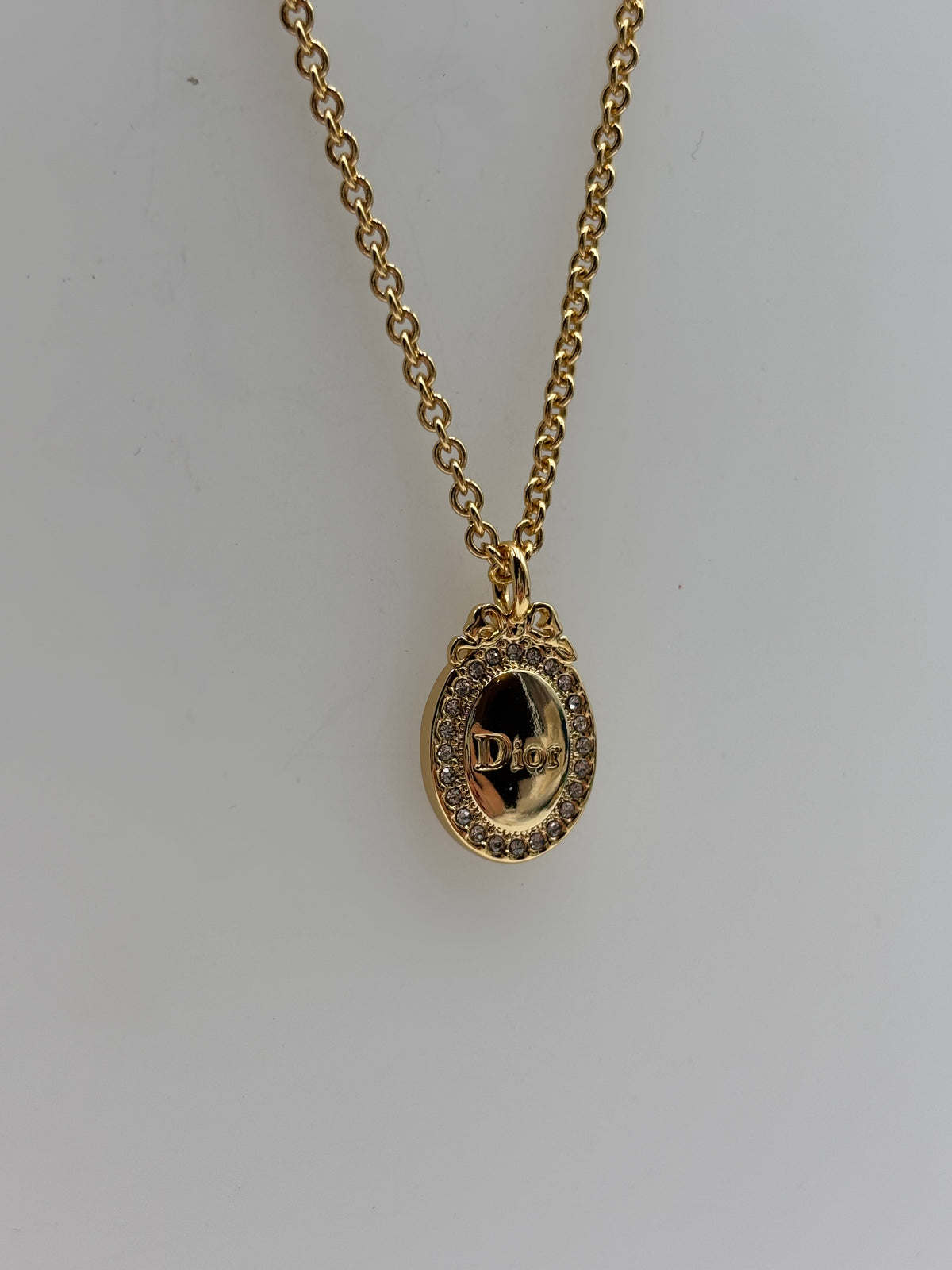 Christian Dior Médaillon Crystal Necklace in Gold-Finish Metal
