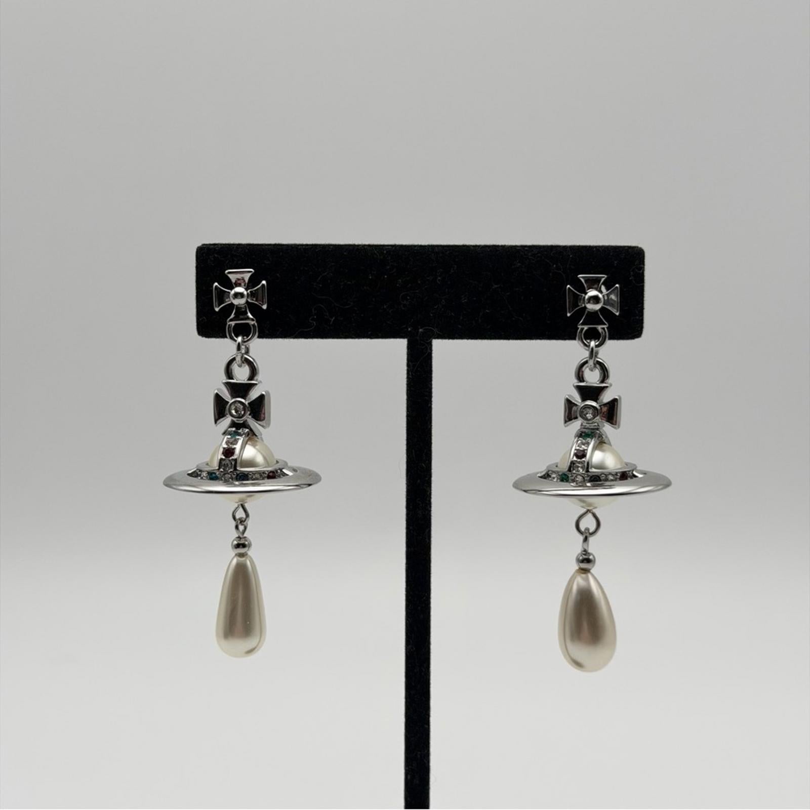 Vivienne Westwood Pearl Drop Earrings – Saturn Orb – Silver Tone