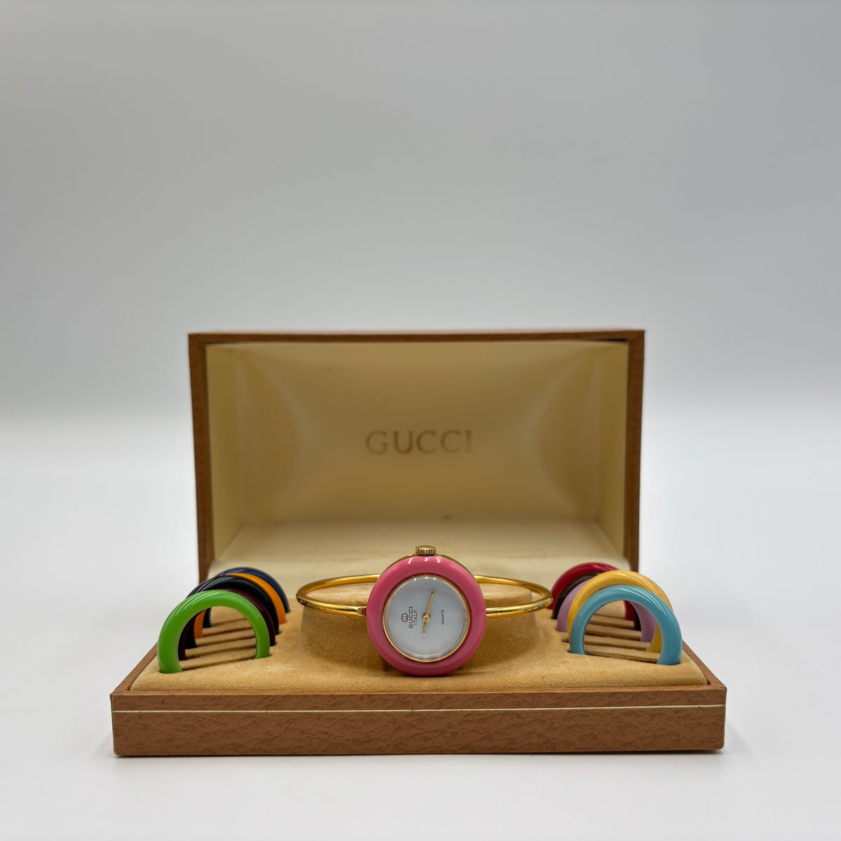 Gucci Vintage 11/12.2 Change Bezel Gold-Tone Bangle Watch Set 1990s