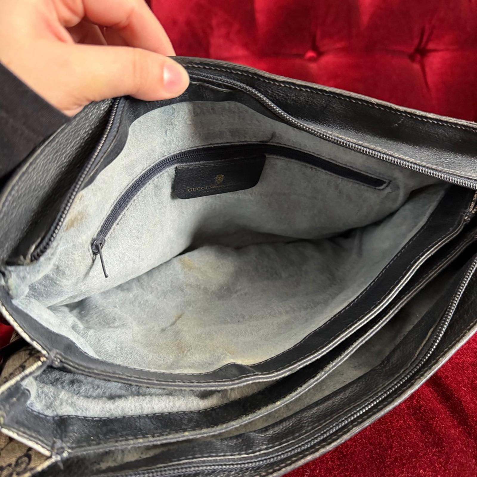 GUCCI GG SUPREME VINTAGE CROSSBODY BAG
