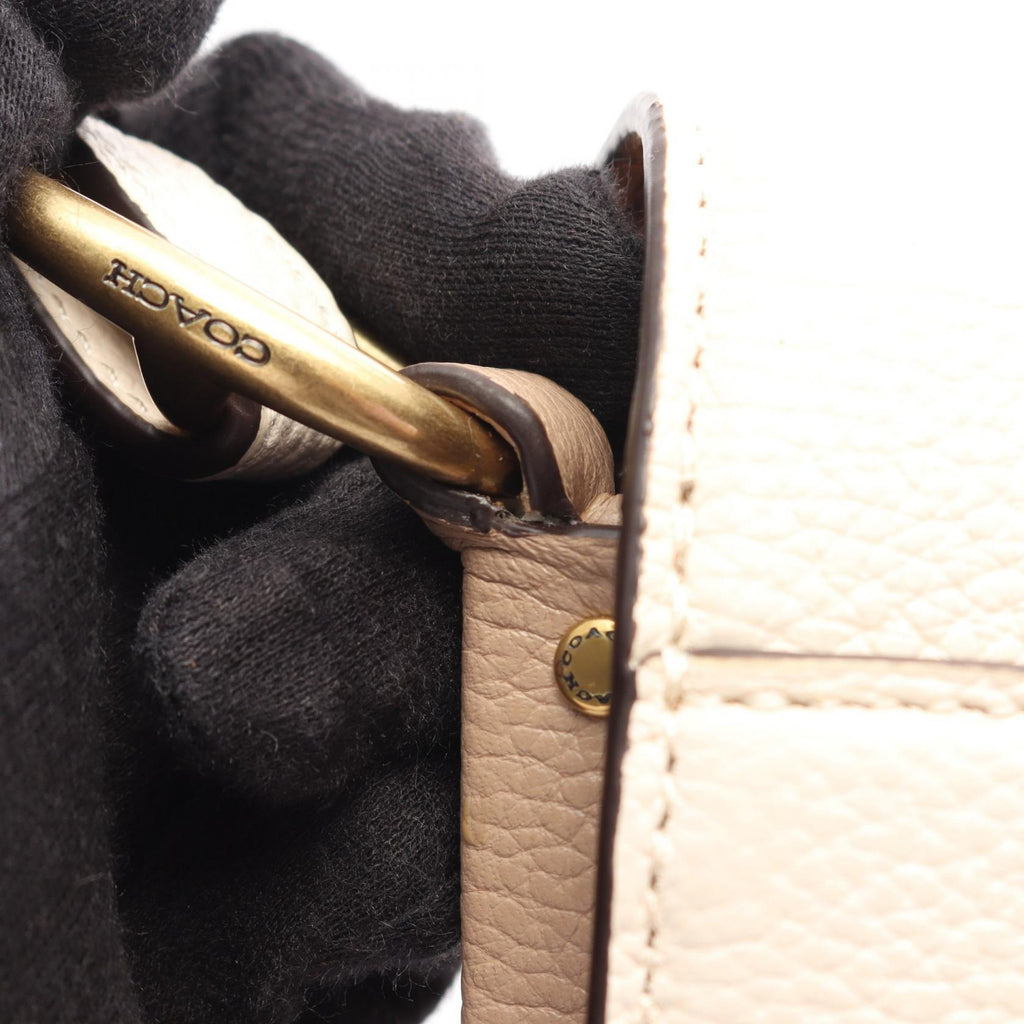 COACH Coach Beat 18 With Horse And Carriage 2way Shoulder Bag White Leather 4603 image 6