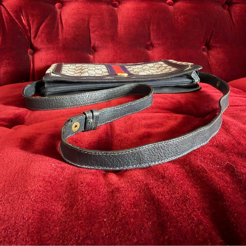 GUCCI GG SUPREME VINTAGE CROSSBODY BAG