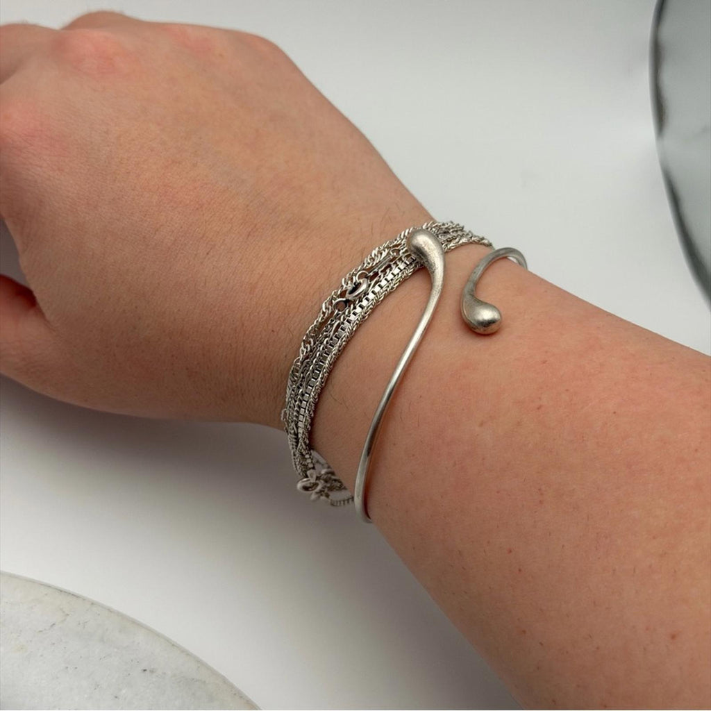 TIFFANY & CO. ELSA PERETTI TEARDROP OPEN BANGLE – STERLING SILVER 925