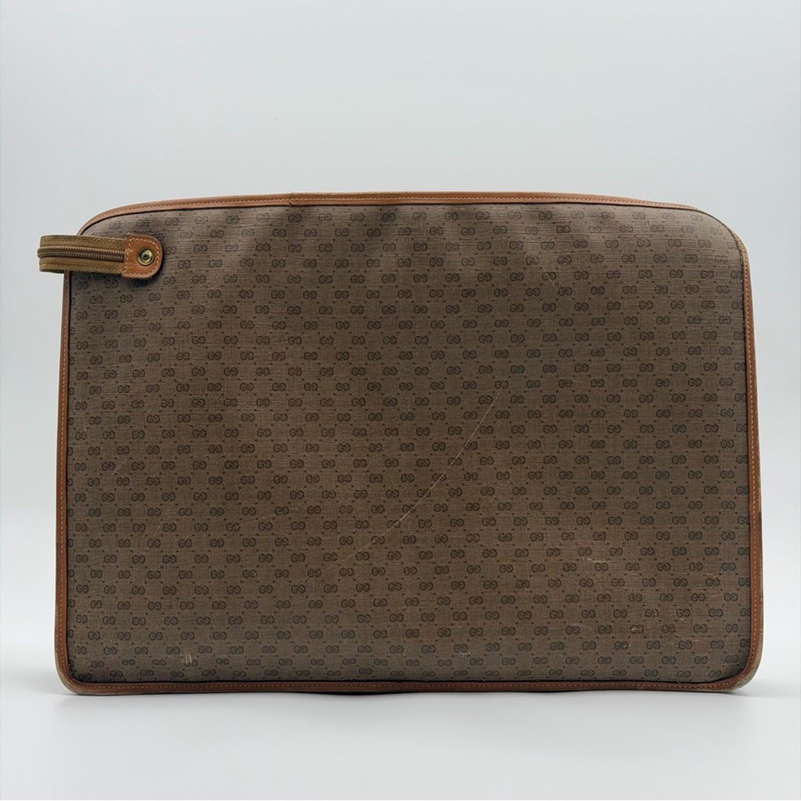 GUCCI VINTAGE GG CANVAS WEB PORTFOLIO CLUTCH