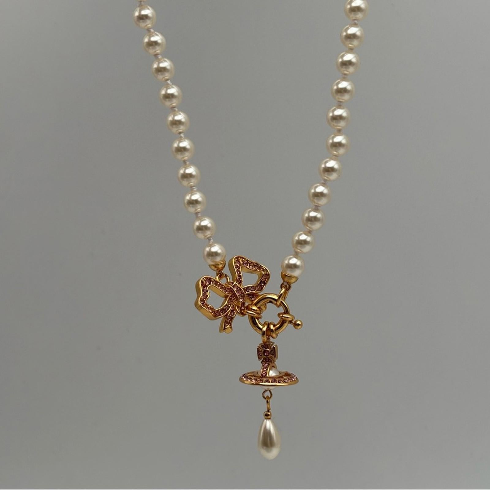 Elegant Pearl Necklace with Gold Accents
