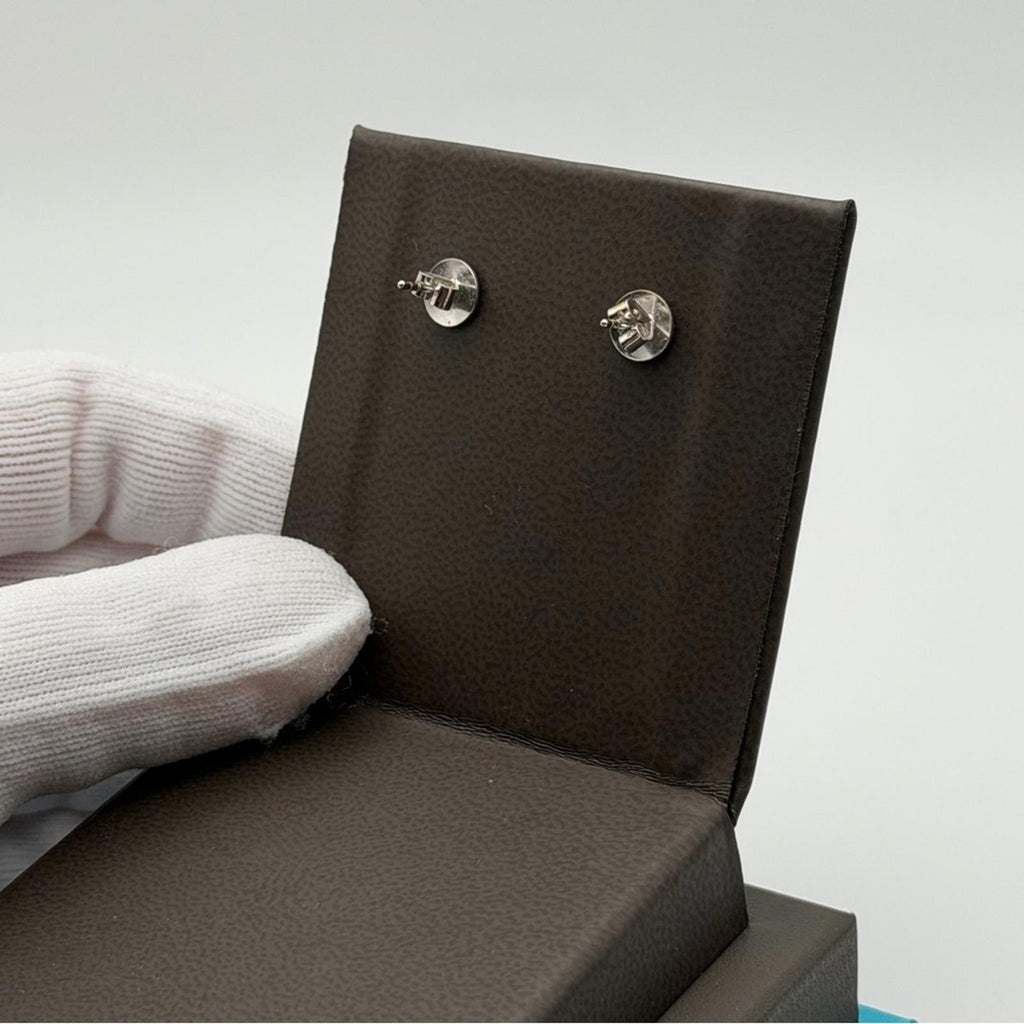 BIRKS BIRTHSTONE BLUE SAPPHIRE STUD EARRINGS – 18K WHITE GOLD (750)