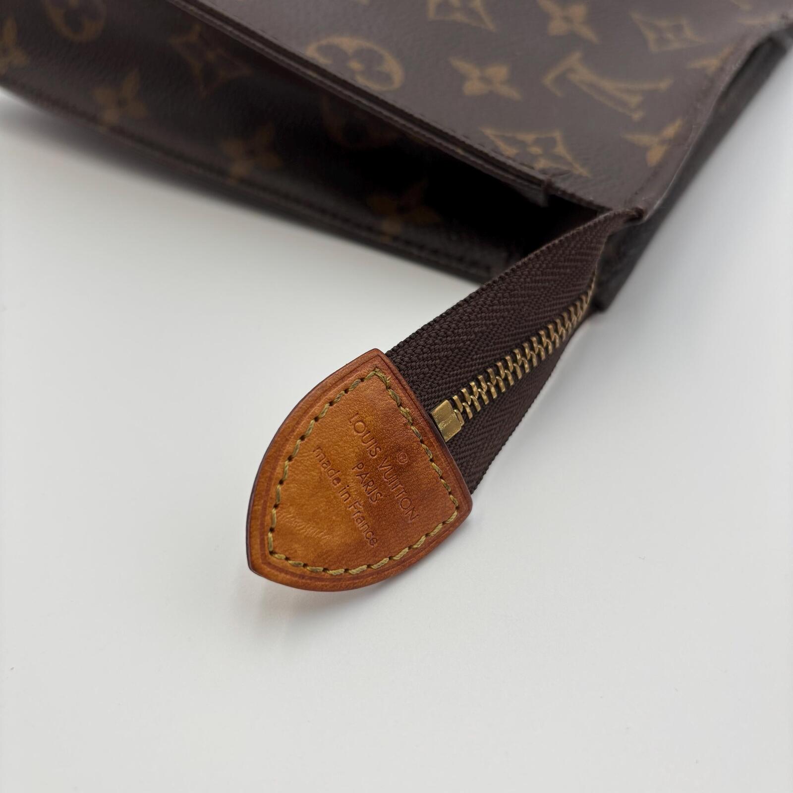 Louis Vuitton Vintage Monogram Toiletry Pouch 26 Canvas Cosmetic Bag