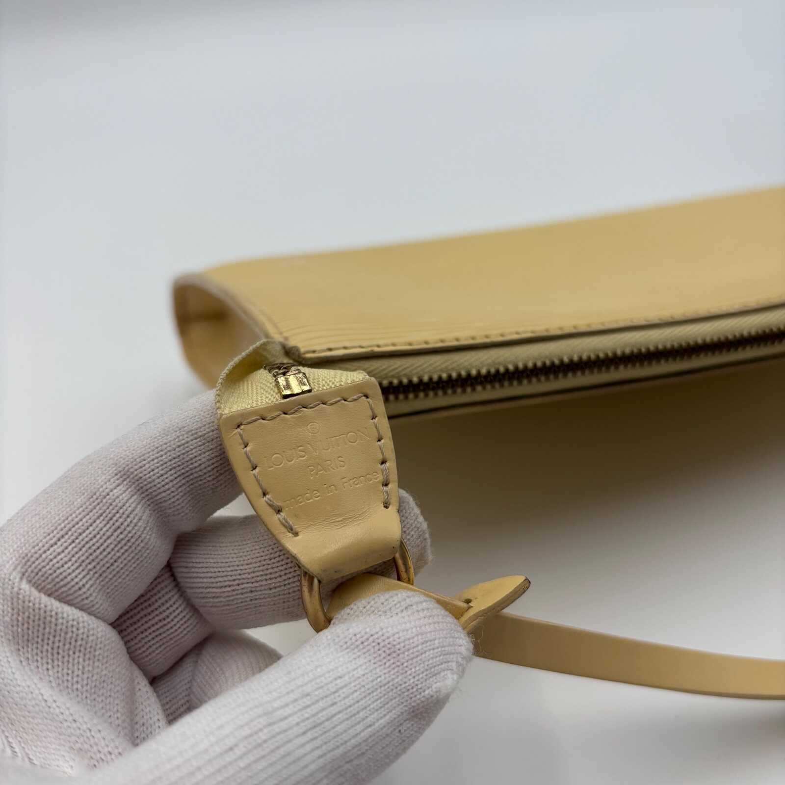 Louis Vuitton Epi Pochette Accessoires in Vanilla