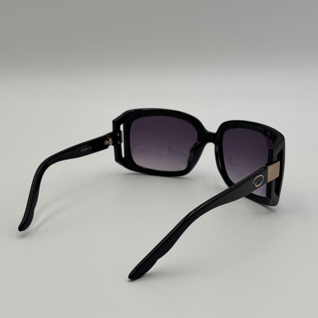 Oscar de la Renta Oversized Black Square Sunglasses SSC5046