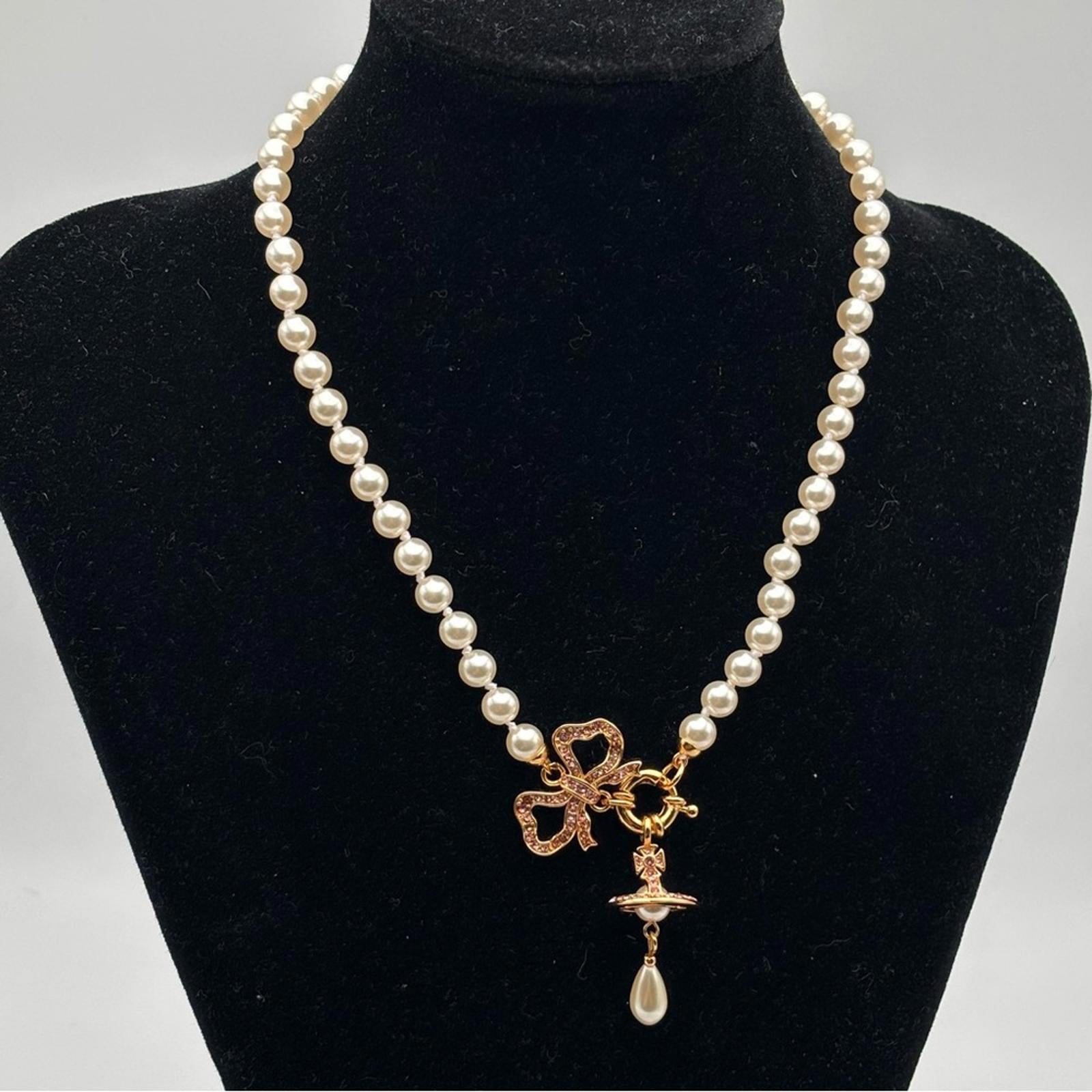 Elegant Pearl Necklace with Gold Accents