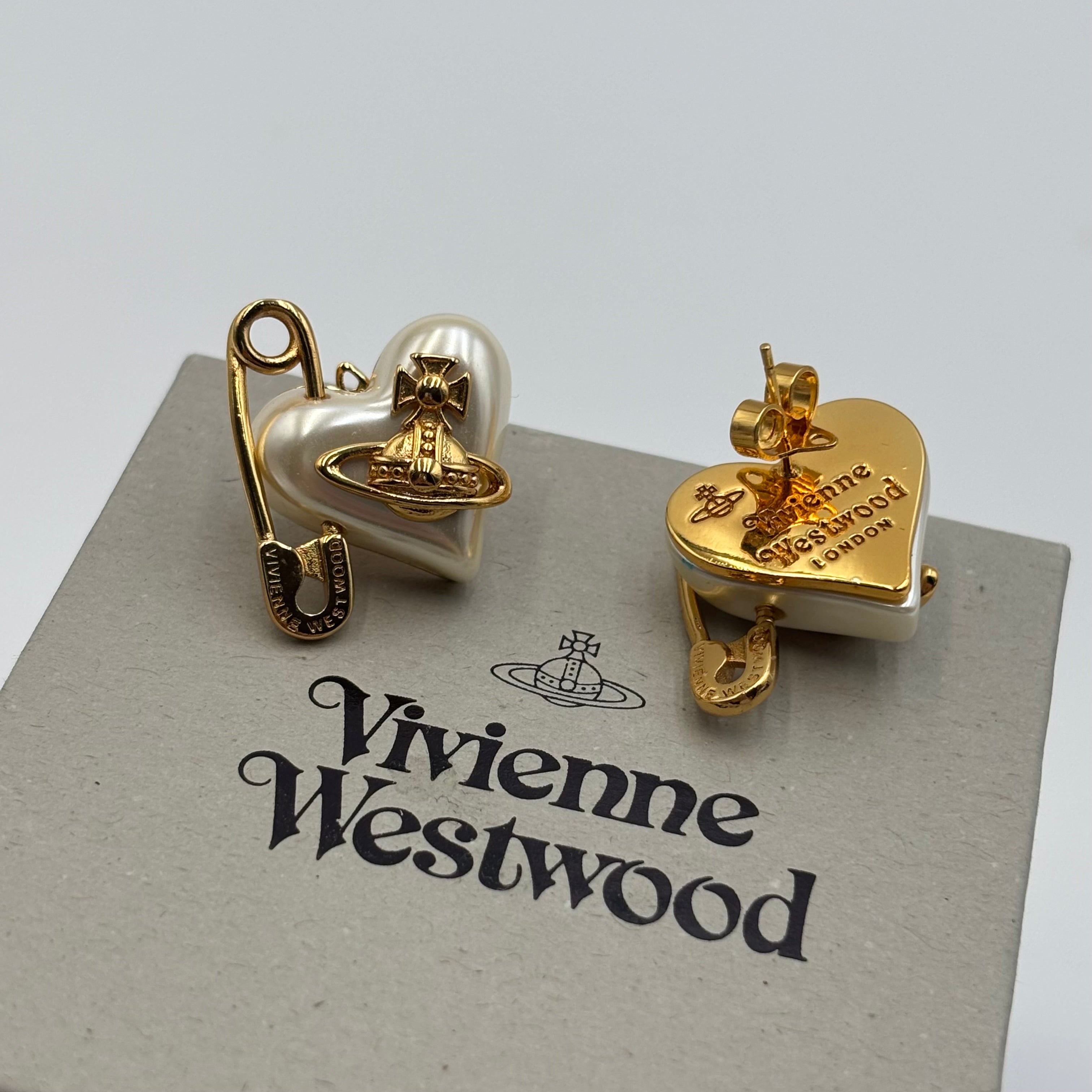 Vivienne Westwood Orietta Pearl Heart Safety Pin Stud Earrings – Gold