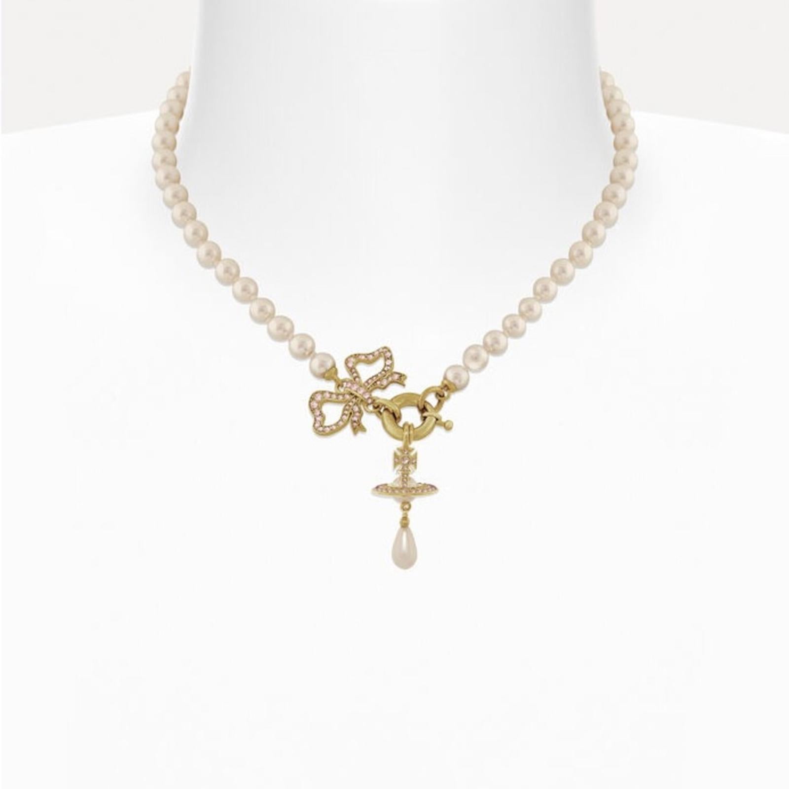 Elegant Pearl Necklace with Gold Accents