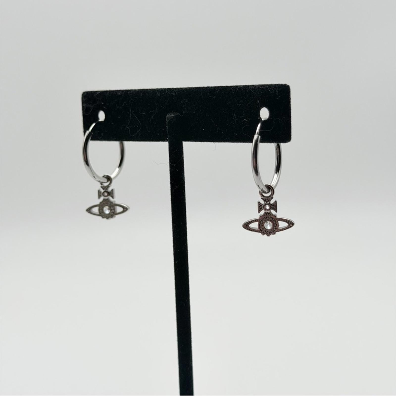 VIVIENNE WESTWOOD NINA SPARK CRYSTAL SATURN HOOP EARRING SLR