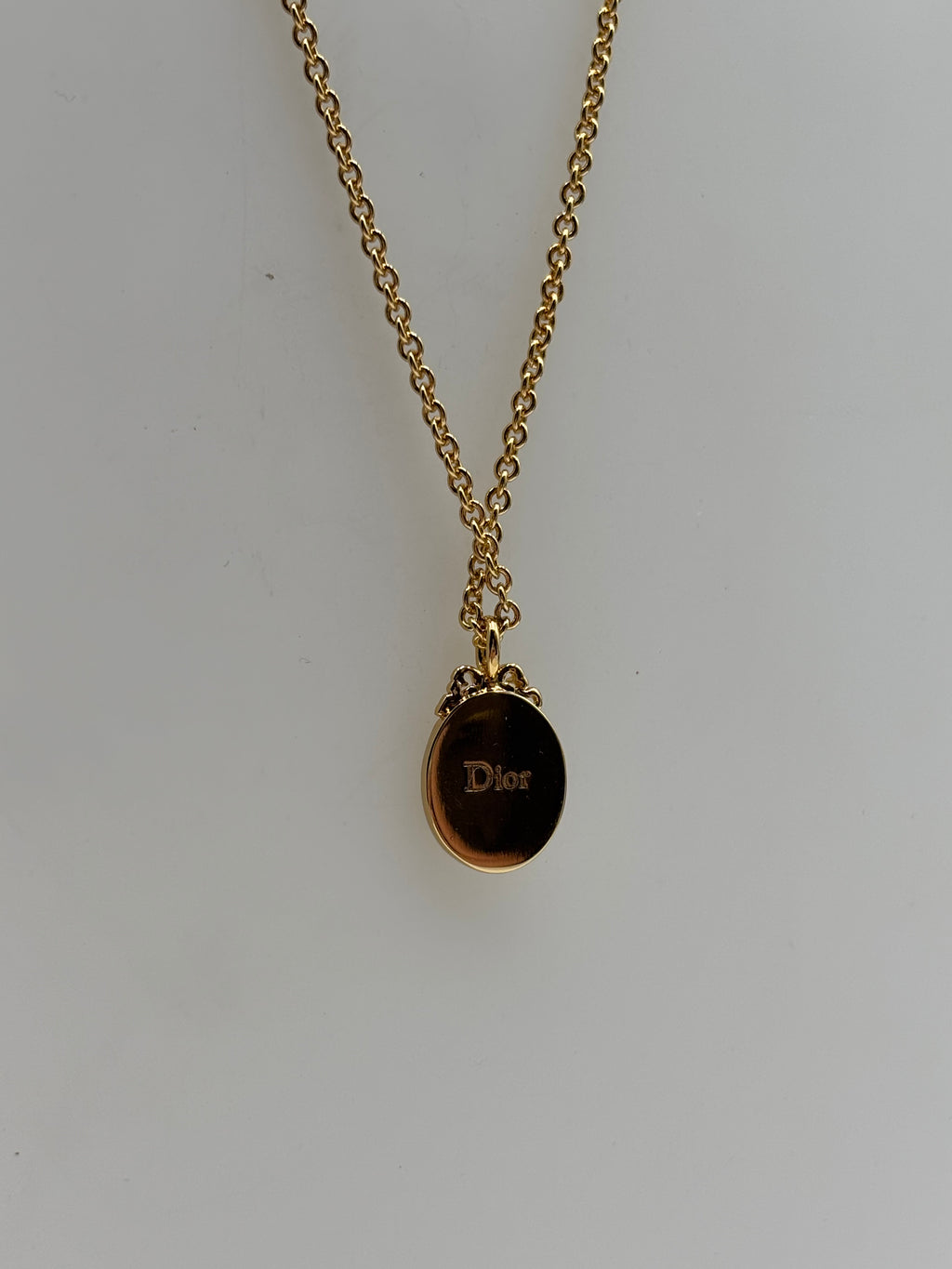 Christian Dior Médaillon Crystal Necklace in Gold-Finish Metal