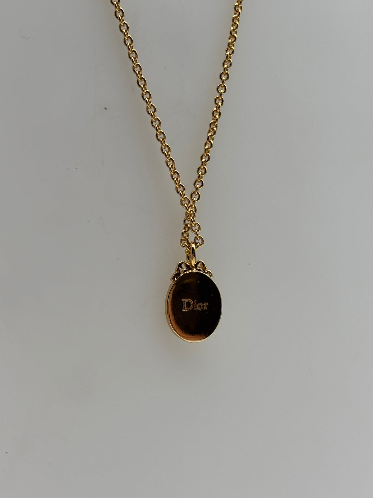 Christian Dior Médaillon Crystal Necklace in Gold-Finish Metal