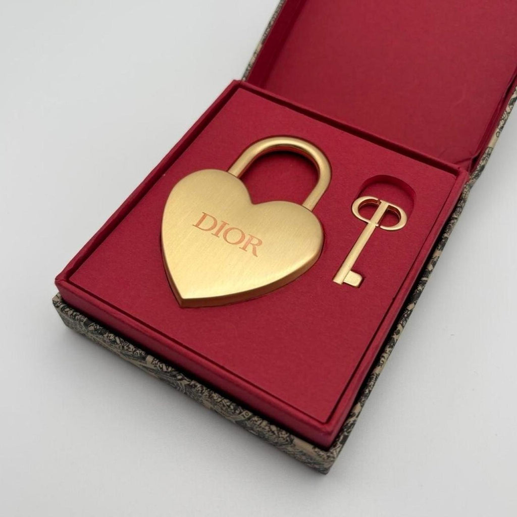 CHRISTIAN DIOR HEART PADLOCK WITH KEY — GOLD-TONE