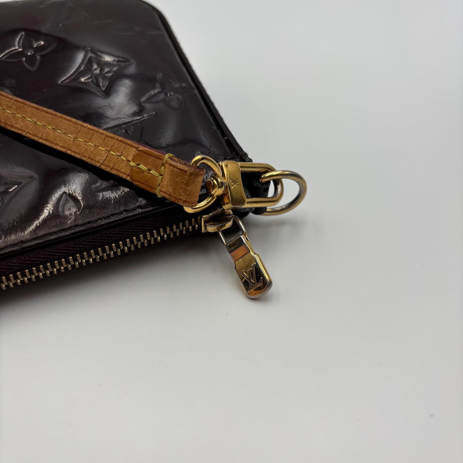 Louis Vuitton Vernis Pochette Accessoires Amarante