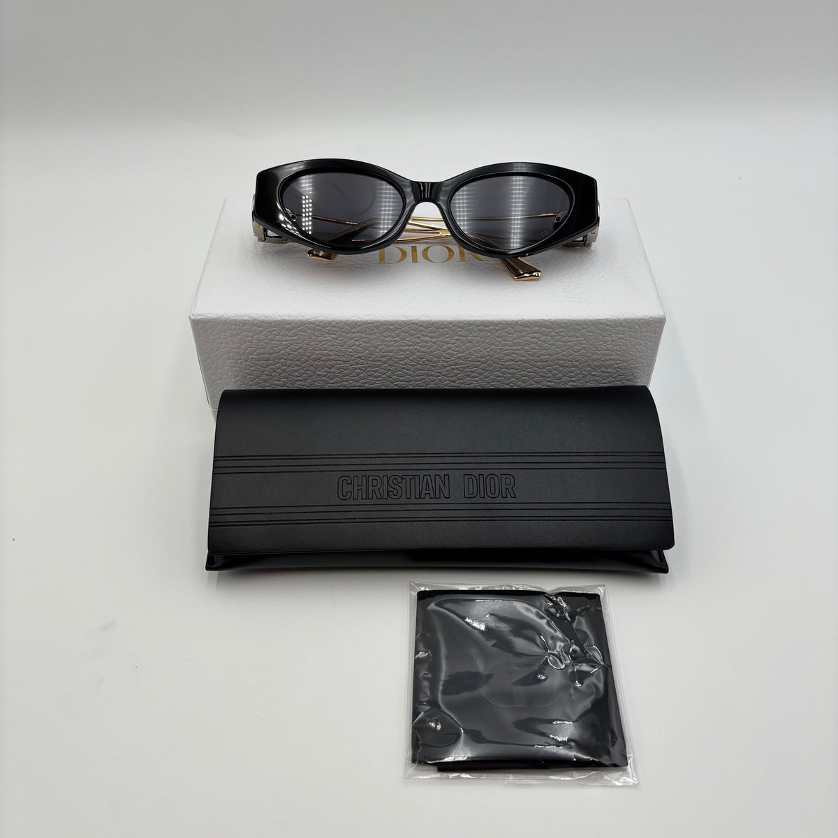 Dior 30Montaigne B6I Black Cat-Eye Sunglasses