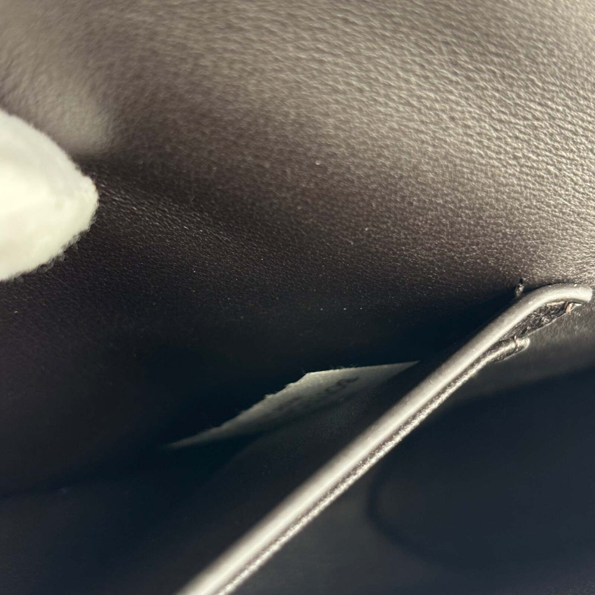 Bottega Veneta Andiamo Intrecciato Clutch in Fondant