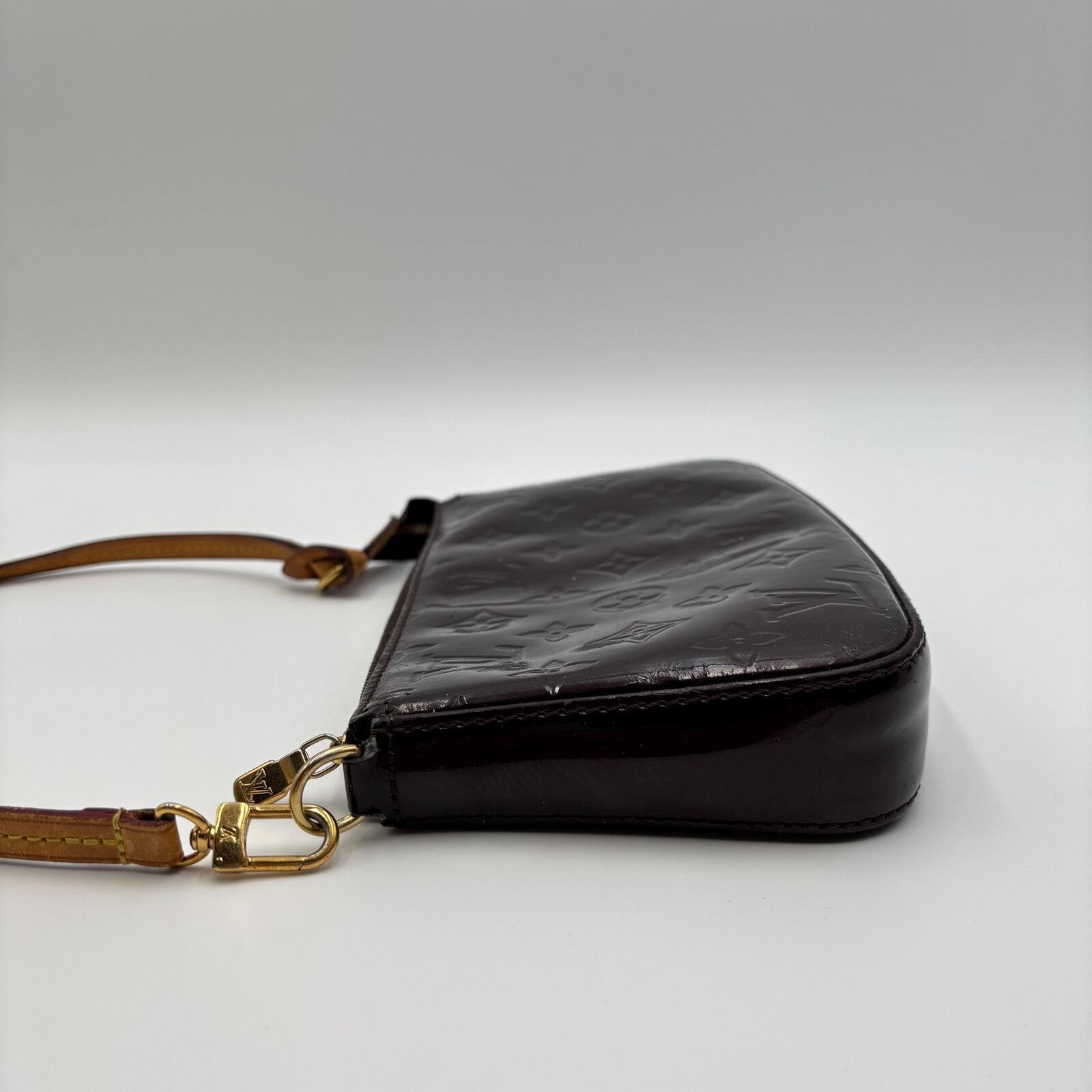 Louis Vuitton Vernis Pochette Accessoires Amarante