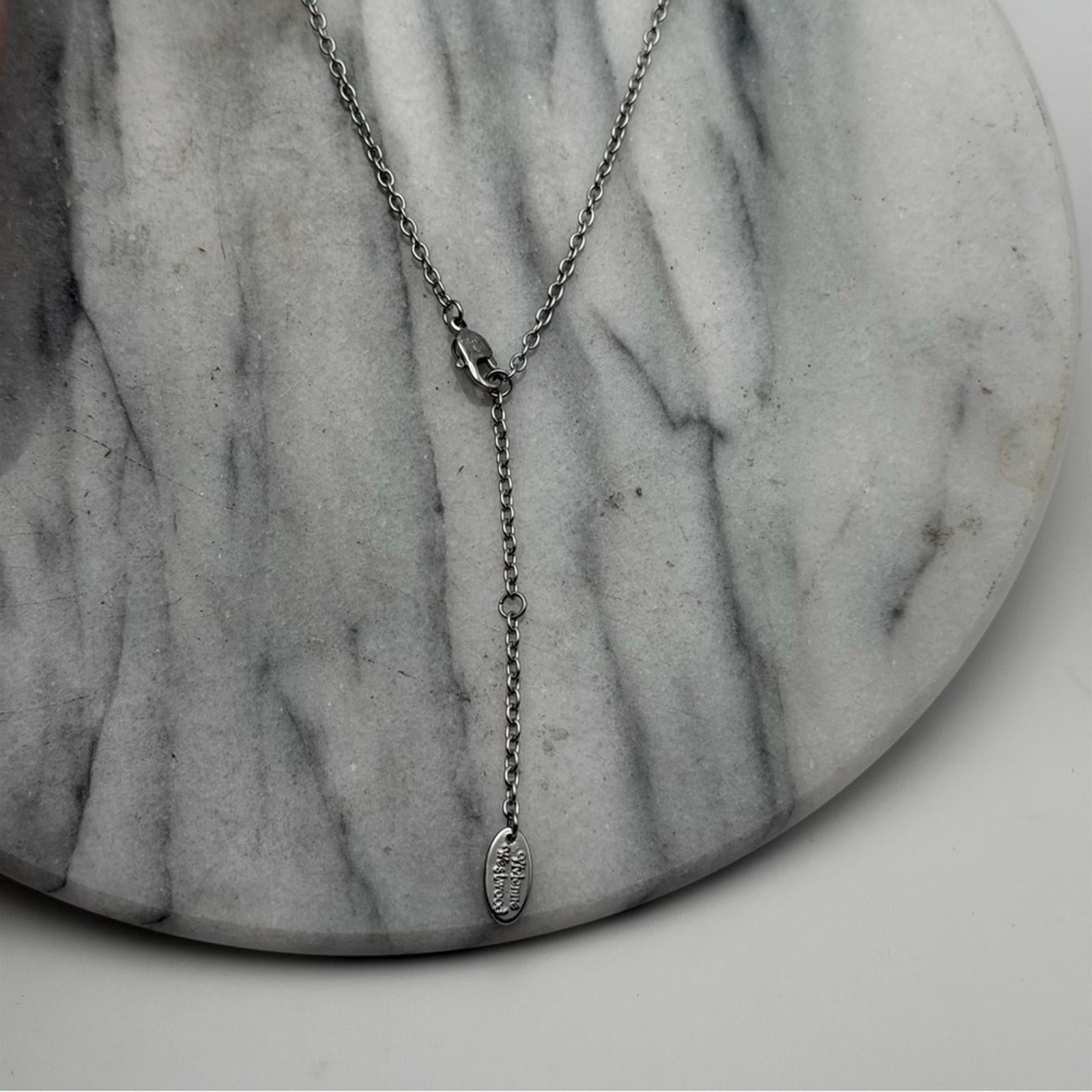 VIVIENNE WESTWOOD MAYFAIR BAS RELIEF ORB PENDANT NECKLACE – SILVER / CRYSTAL