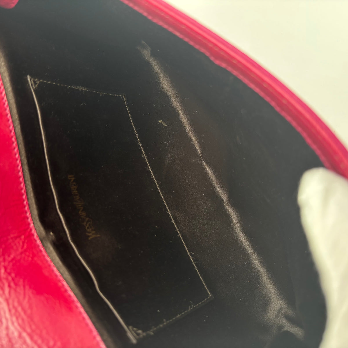 Saint Laurent Lipstick Fuchsia Calfskin Monogram Large Belle de Jour Clutch