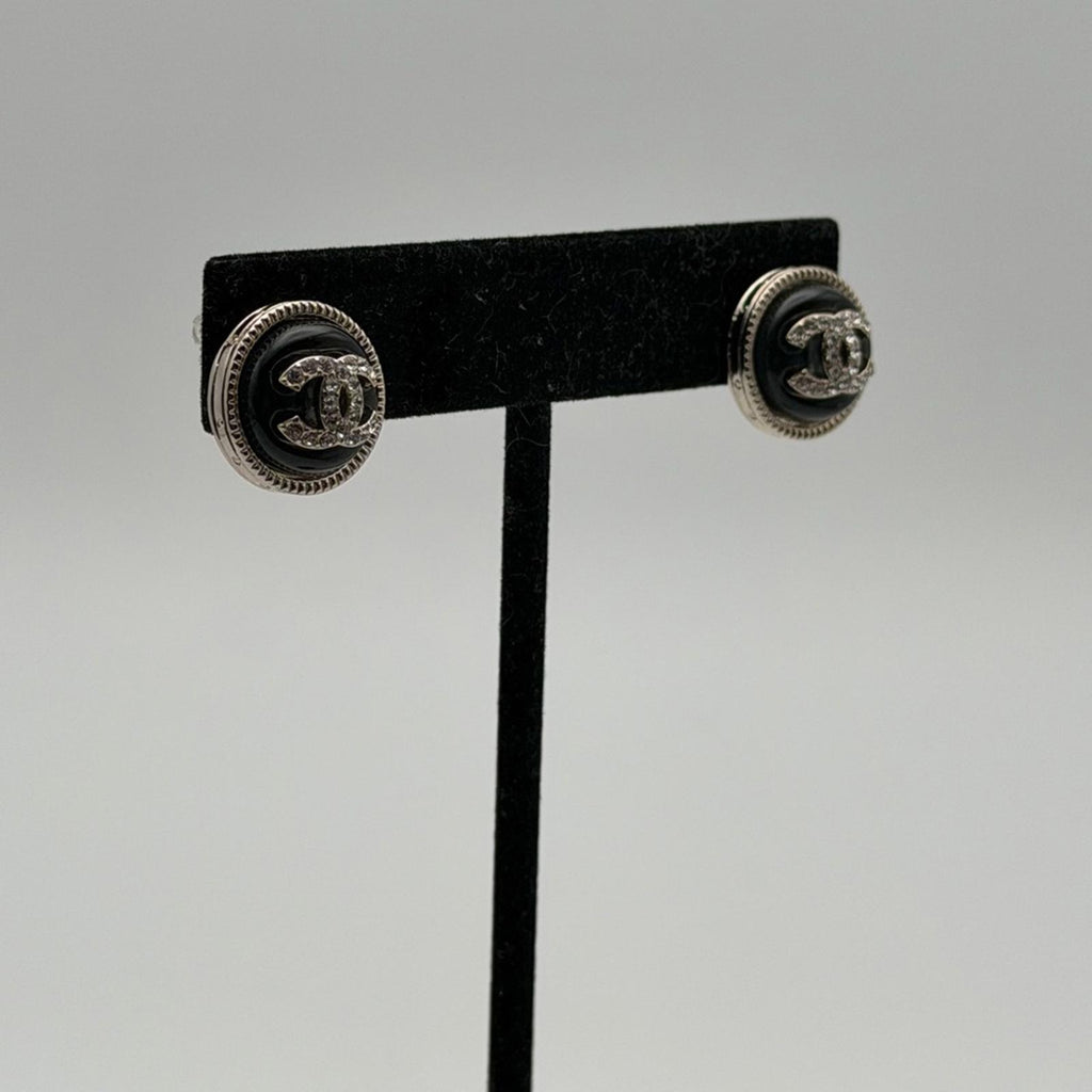 CHANEL ROUND CC LOGO STUD EARRINGS – SILVER TONE / BLACK