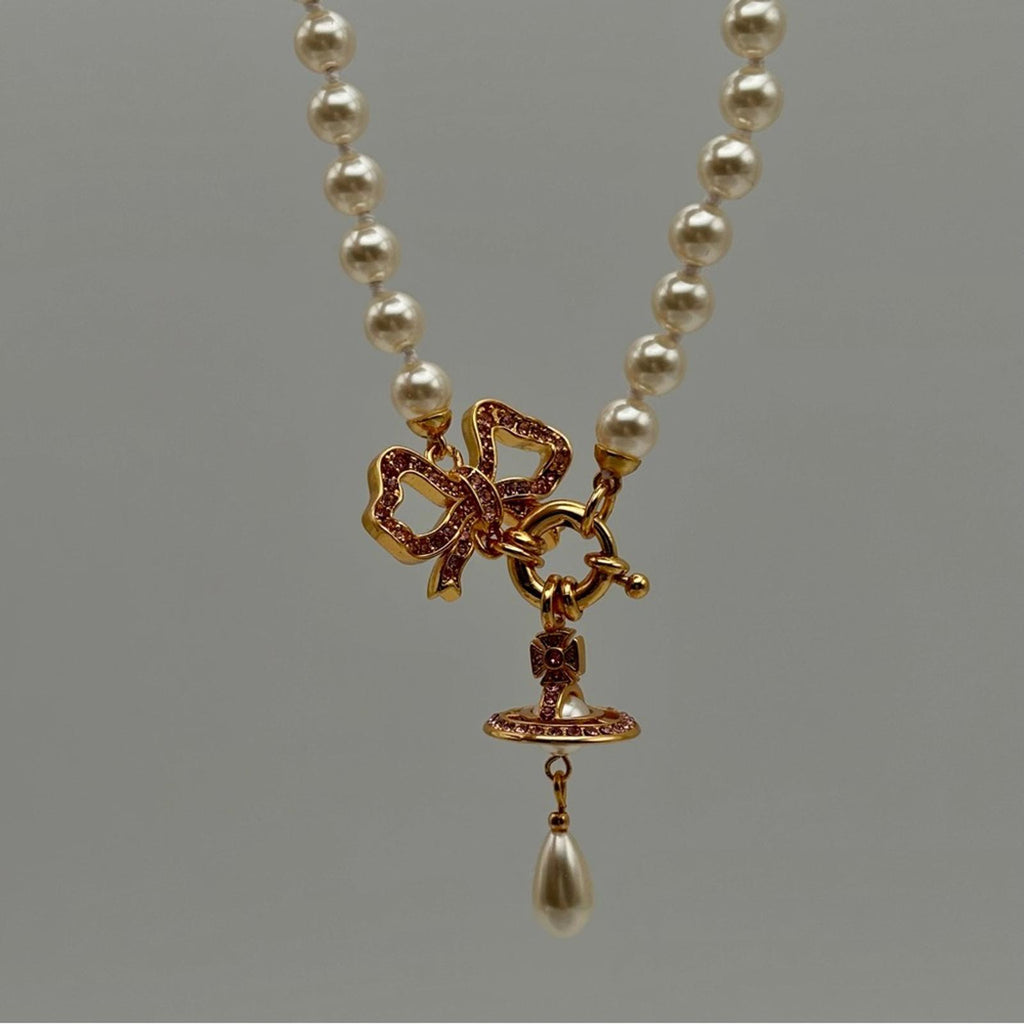 Elegant Pearl Necklace with Gold Accents