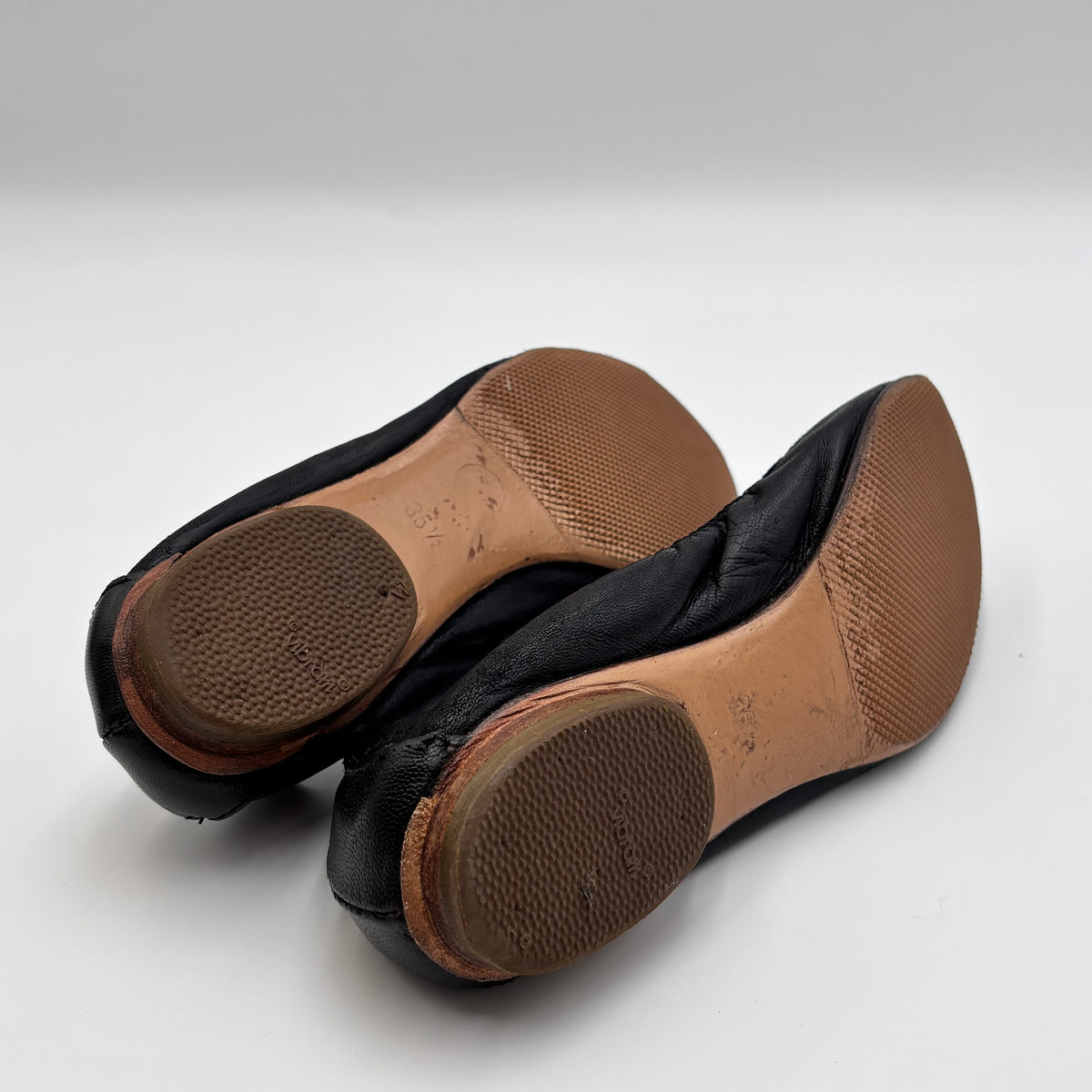 Chanel Black Lambskin Leather Ballet Flats 00s, 35.5