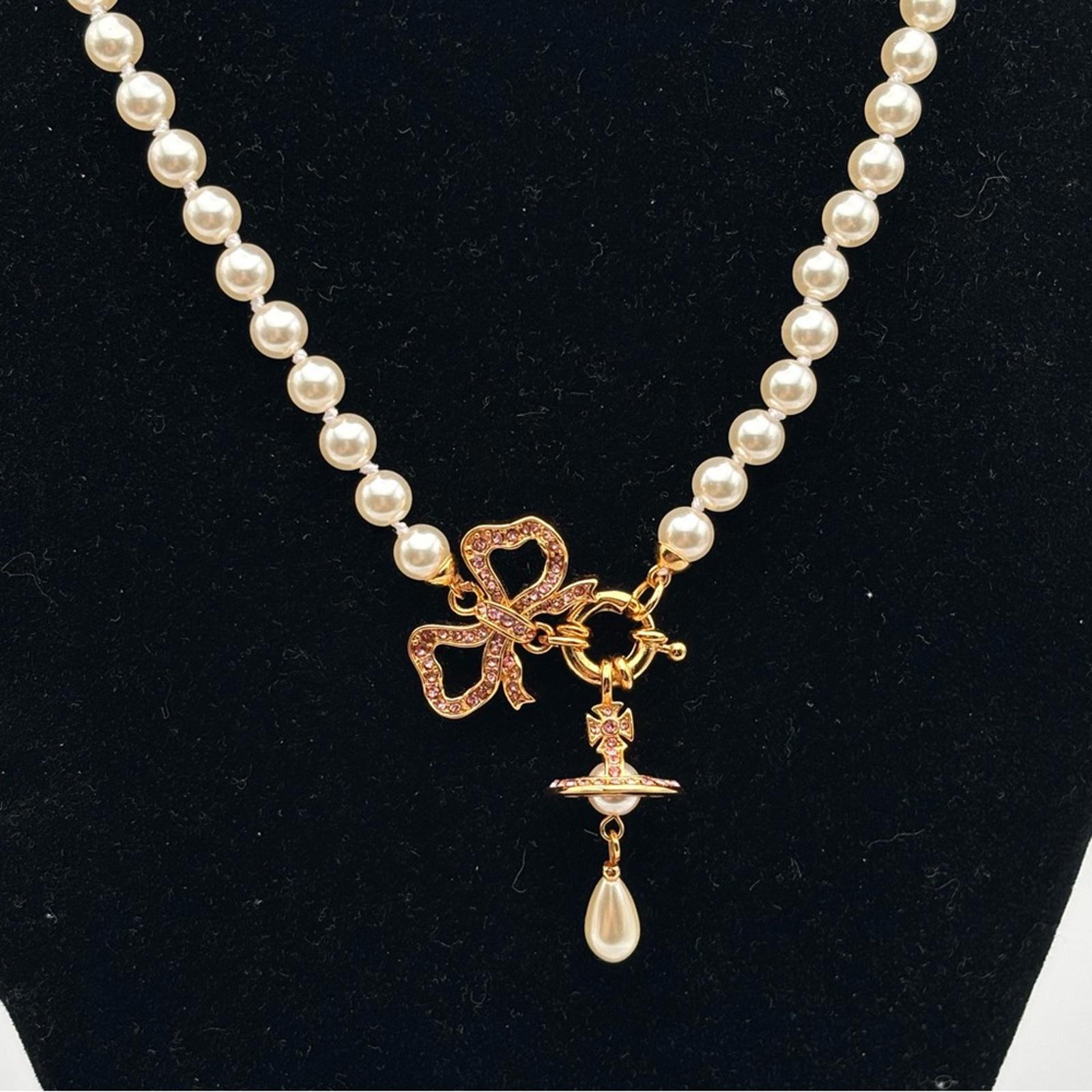 Elegant Pearl Necklace with Gold Accents