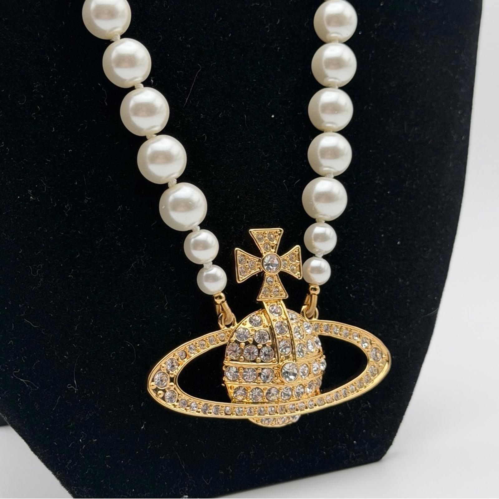 Vivienne Westwood Pearl Saturn Orb Necklace – Gold Tone & Crystal