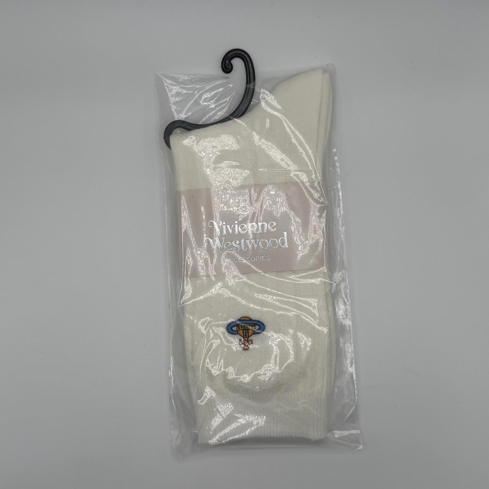 VIVIENNE WESTWOOD ORB EMBROIDERED SOCKS — CREAM | FULL PACKAGING