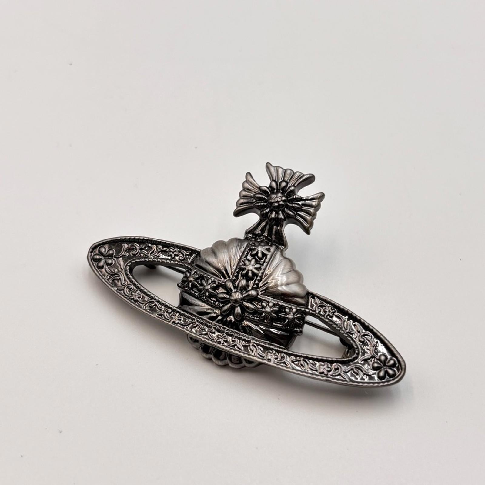Vivienne Westwood Orb Brooch Silver Tone Statement Pin