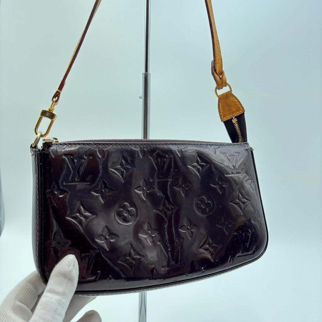 Louis Vuitton Vernis Pochette Accessoires Amarante