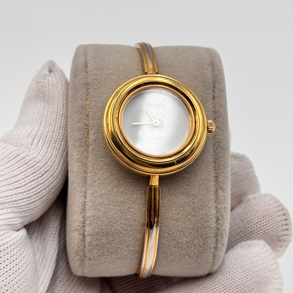 Gucci Gold Tone Interchangeable Bezel Bangle Watch Set