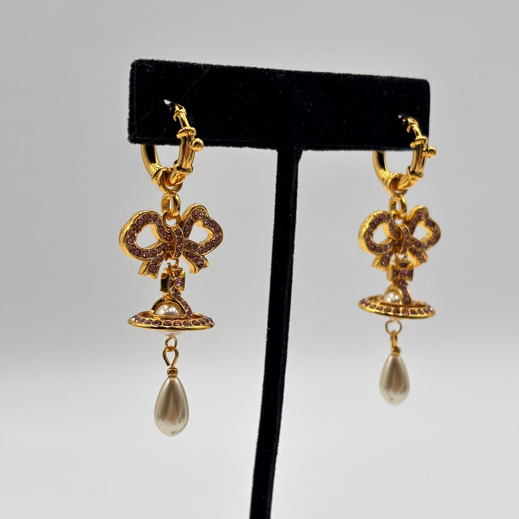 Vivienne Westwood Rigoberta Pearl Bow Orb Drop Earrings – Gold / Pink