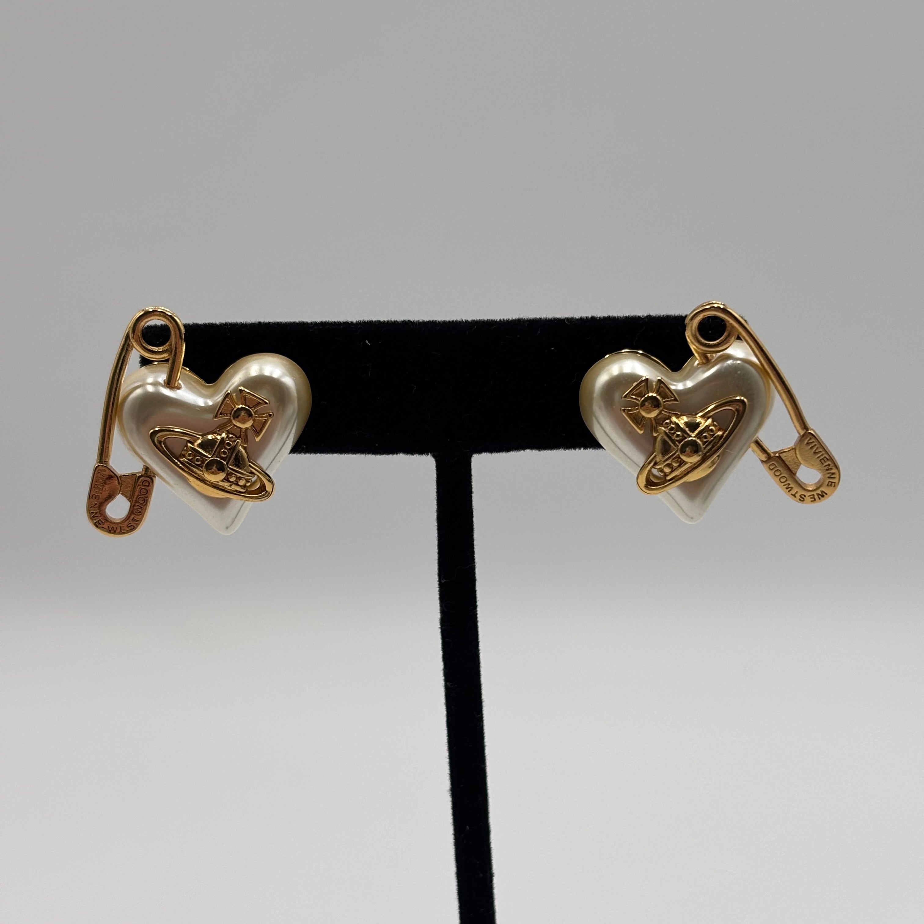 Vivienne Westwood Orietta Pearl Heart Safety Pin Stud Earrings – Gold
