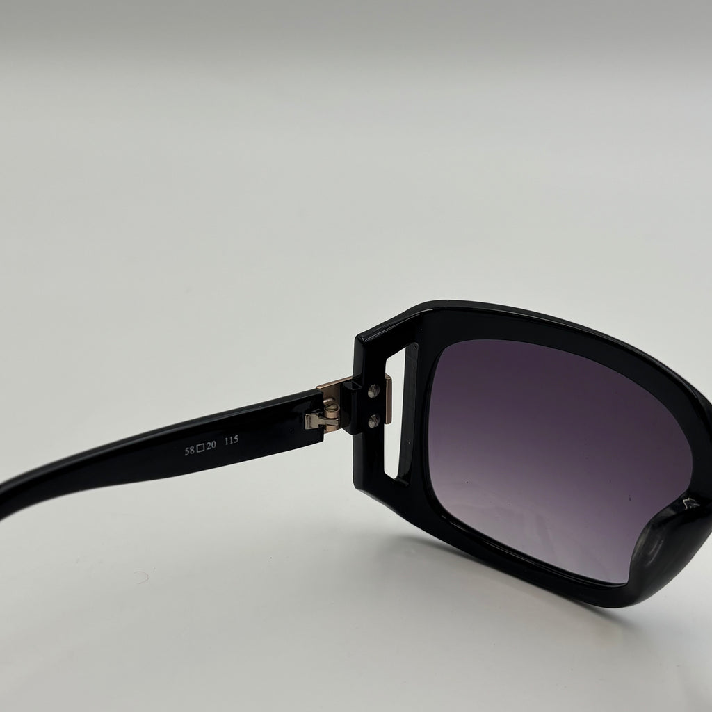 Oscar de la Renta Oversized Black Square Sunglasses SSC5046