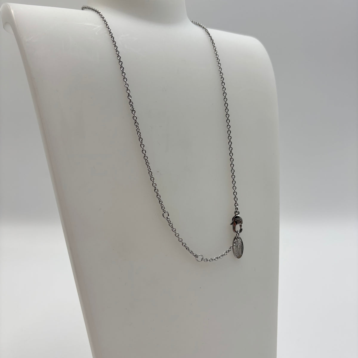 Vivienne Westwood Rigoberta Pearl Bow Orb Pendant Necklace – Silver / White
