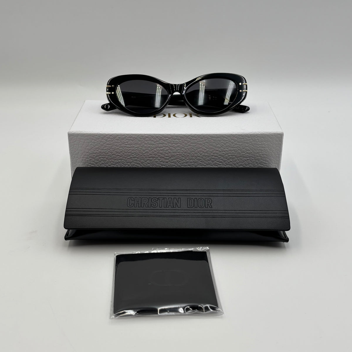 DiorSignature B8U Black Oval Sunglasses