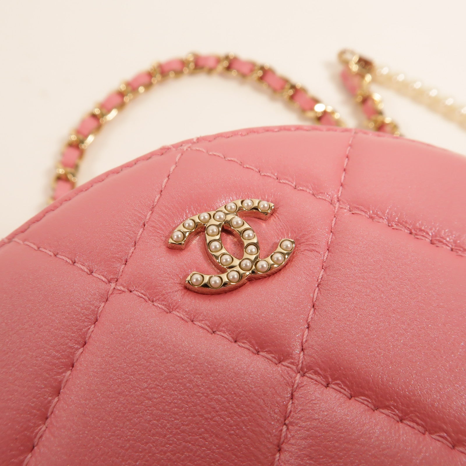 CHANEL Chanel Cc Ghw Round Vanity Case Shoulder Bag Lambskin Leather Pink image 8