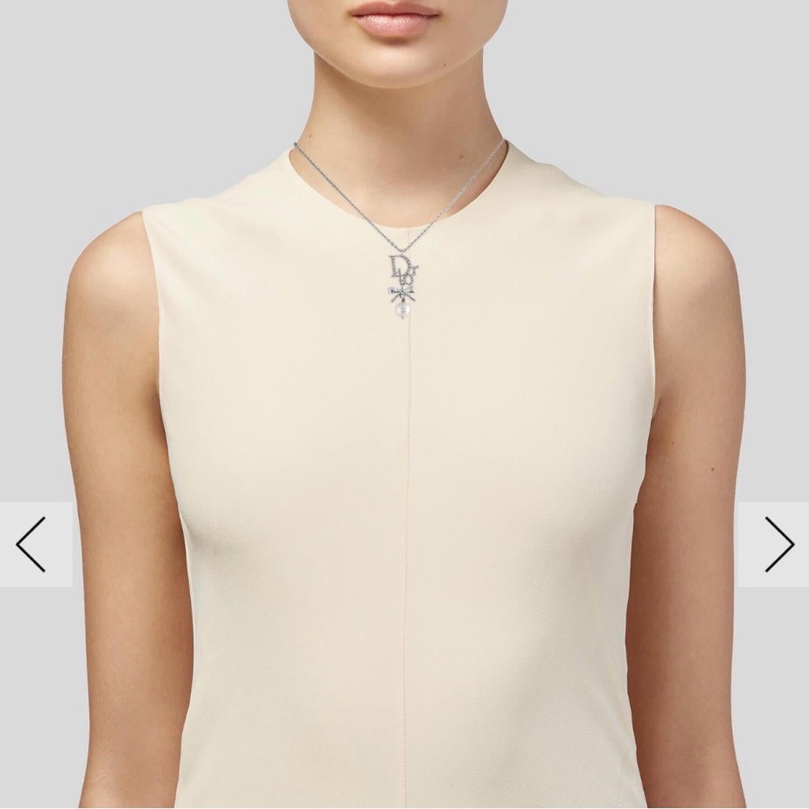 Christian Dior Silver Ribbon Pearl Pendant Necklace