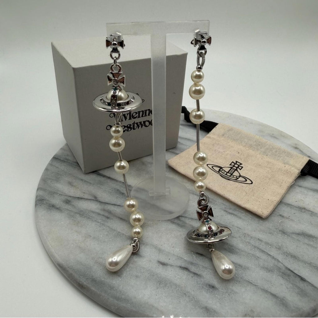 VIVIENNE WESTWOOD BROKEN PEARL ORB DROP EARRINGS