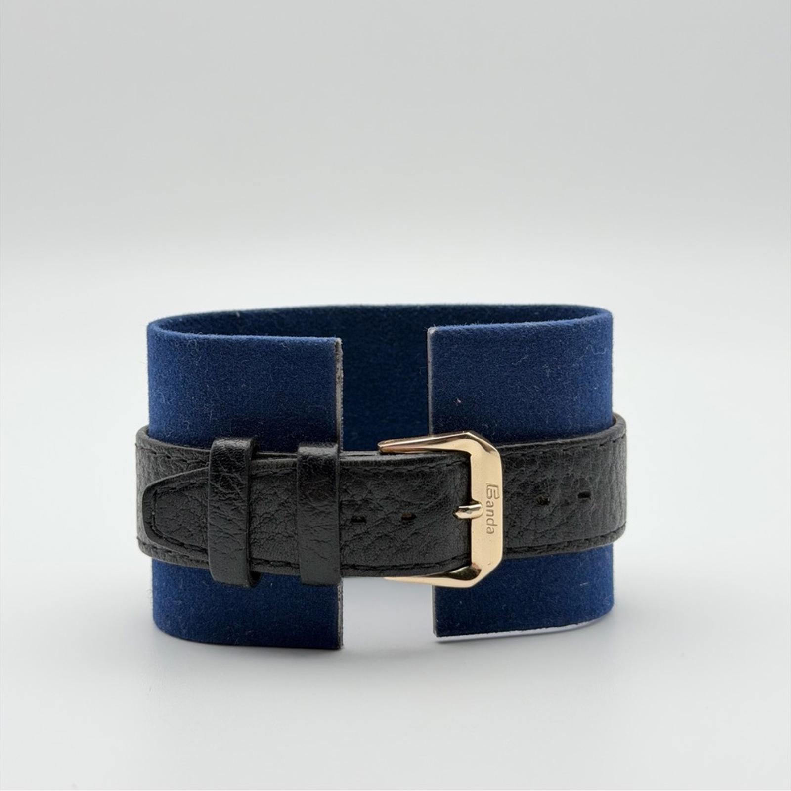 Gucci Vintage Black Dial Gold-Tone Quartz Watch – 30Mm