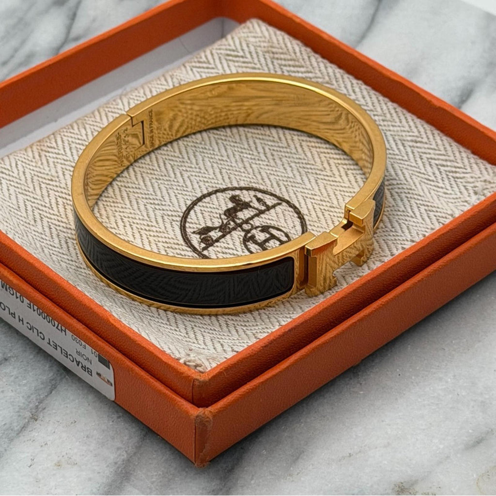 HERMÈS NARROW CLIC H BRACELET – NOIR / GOLD PLATED – GM