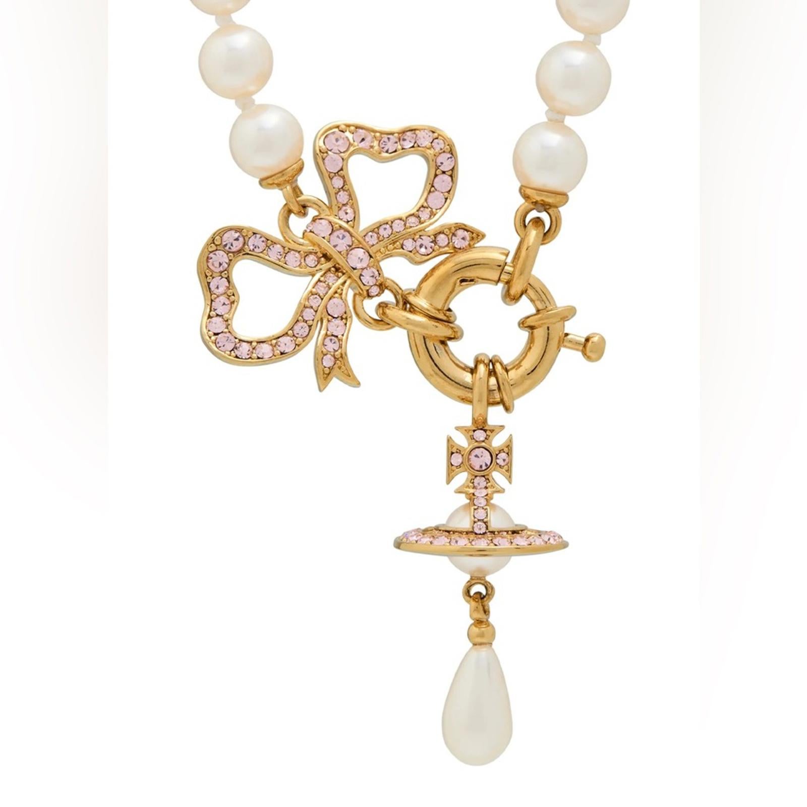 Elegant Pearl Necklace with Gold Accents
